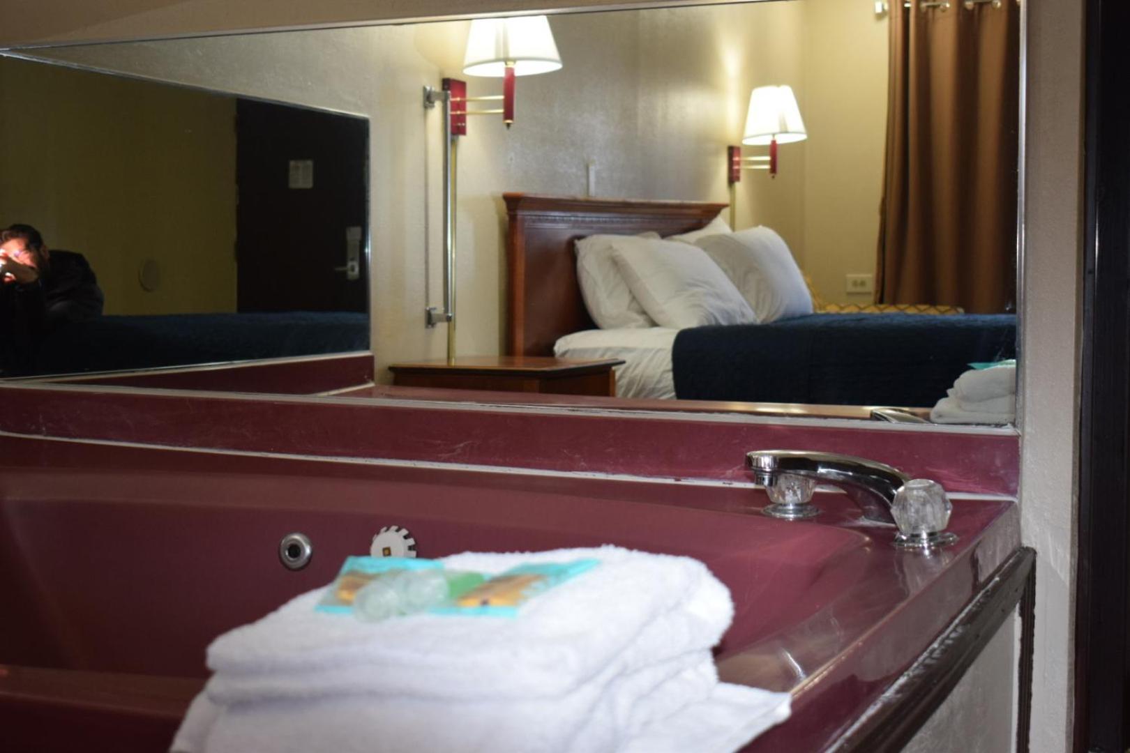 Premium King Bed Non-Smoking Jetted Tub