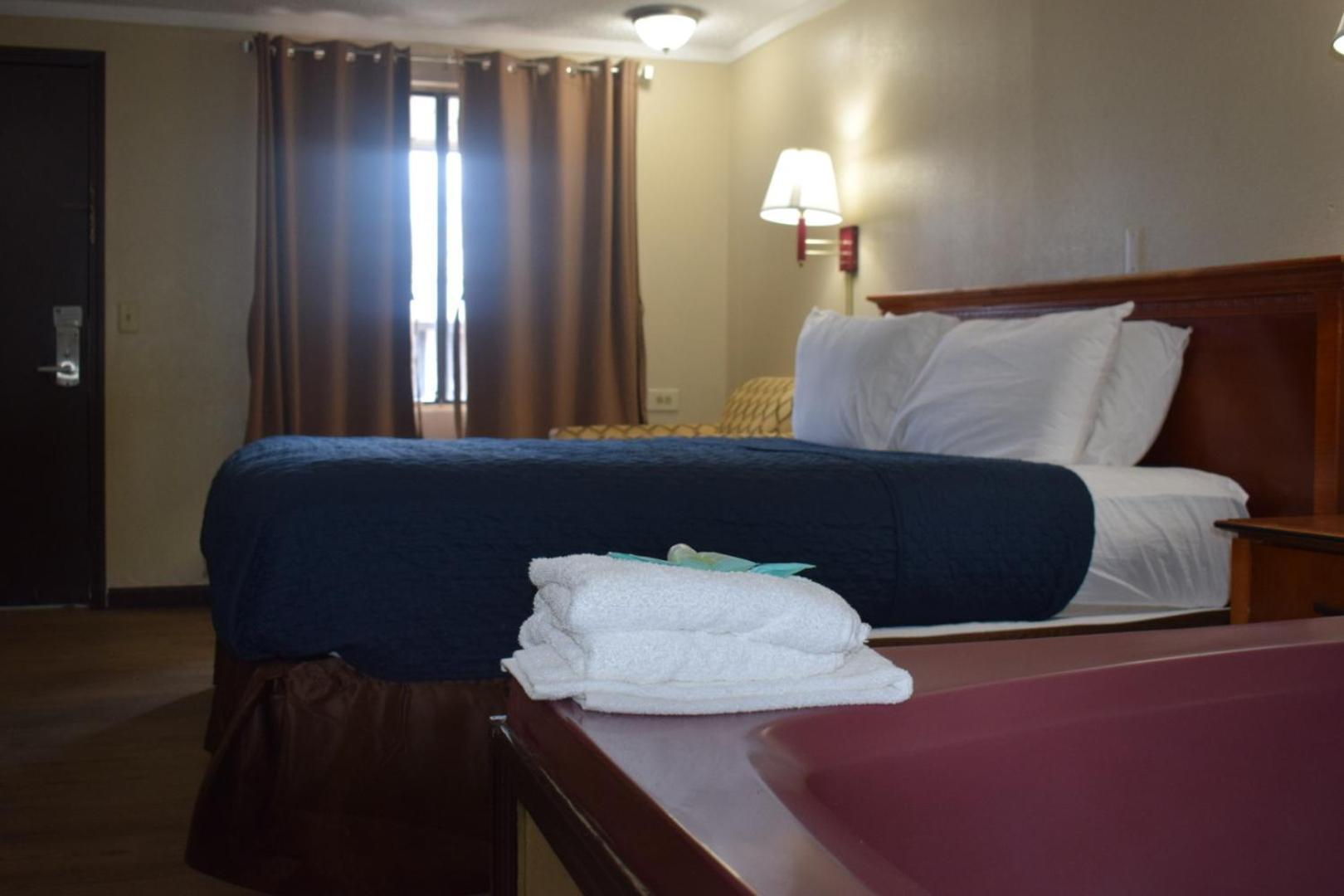 Premium King Bed Non-Smoking Jetted Tub