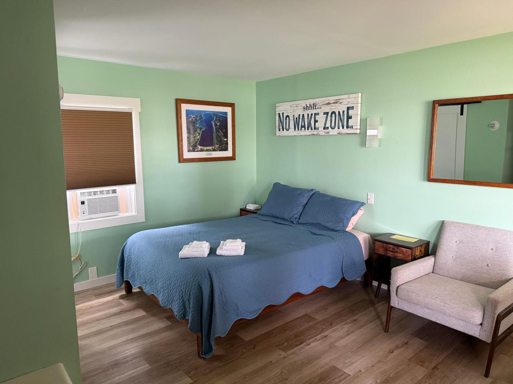 Deluxe Queen Room