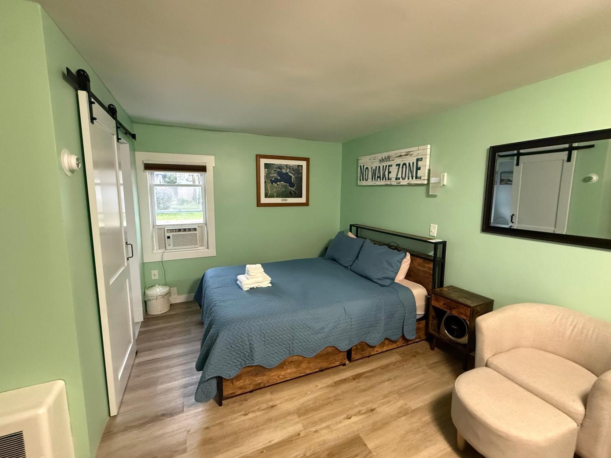 Deluxe Queen Room