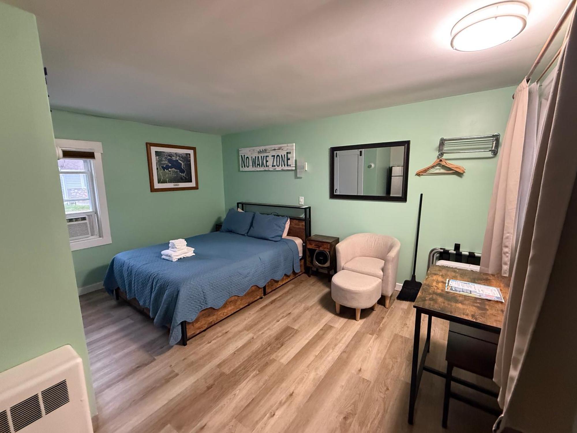 Deluxe Queen Room