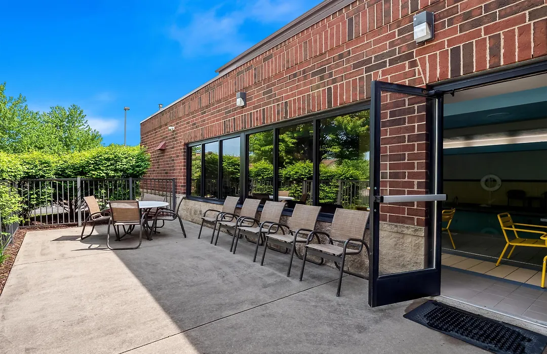Hampton Inn & Suites East Lansing-1