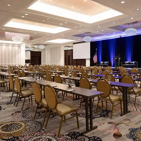 Amway Grand Plaza Hotel, Curio Collection By Hilton-2