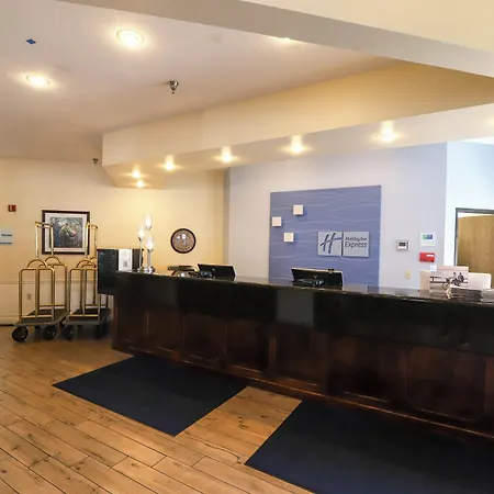 Holiday Inn Express St. Ignace-Lake Front By Ihg-3